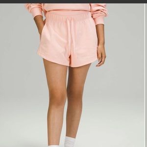 NWT Lululemon Inner Glow HR 3” Short/ Size 0/ Misty pink
